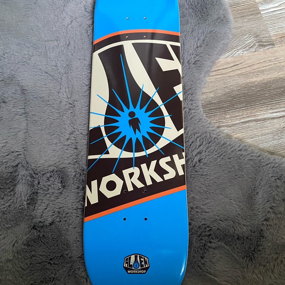 Alien Workshop skateboard 8.0"